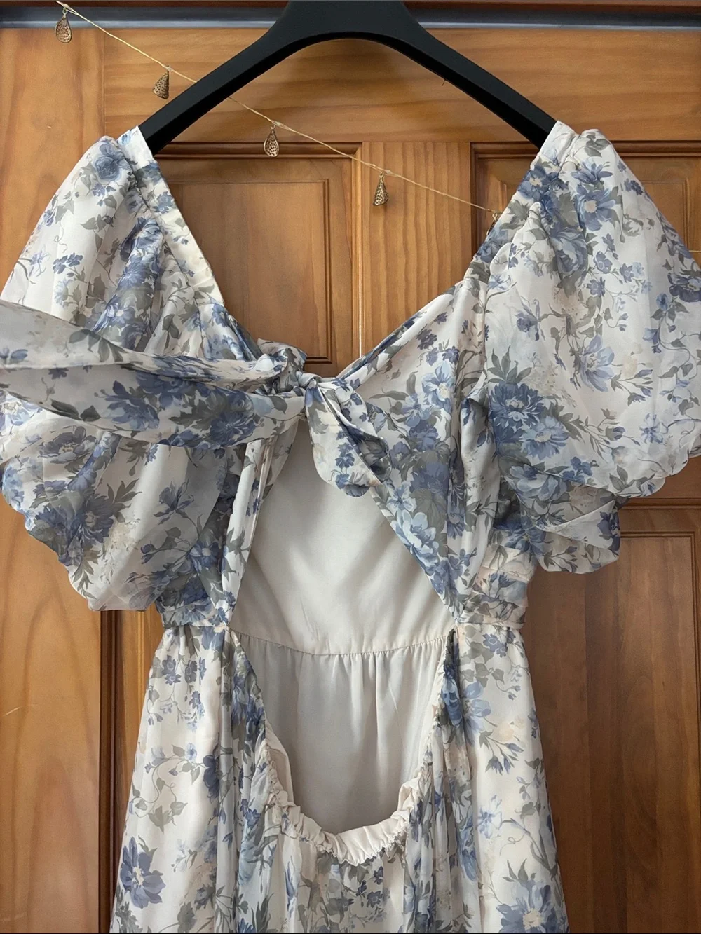 Emerson Abercrombie & Fitch Cream and Blue Floral Puff-Sleeve Maxi Dress